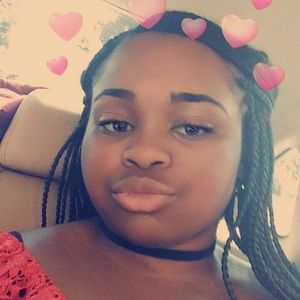 Meet your Posher, Ta nia